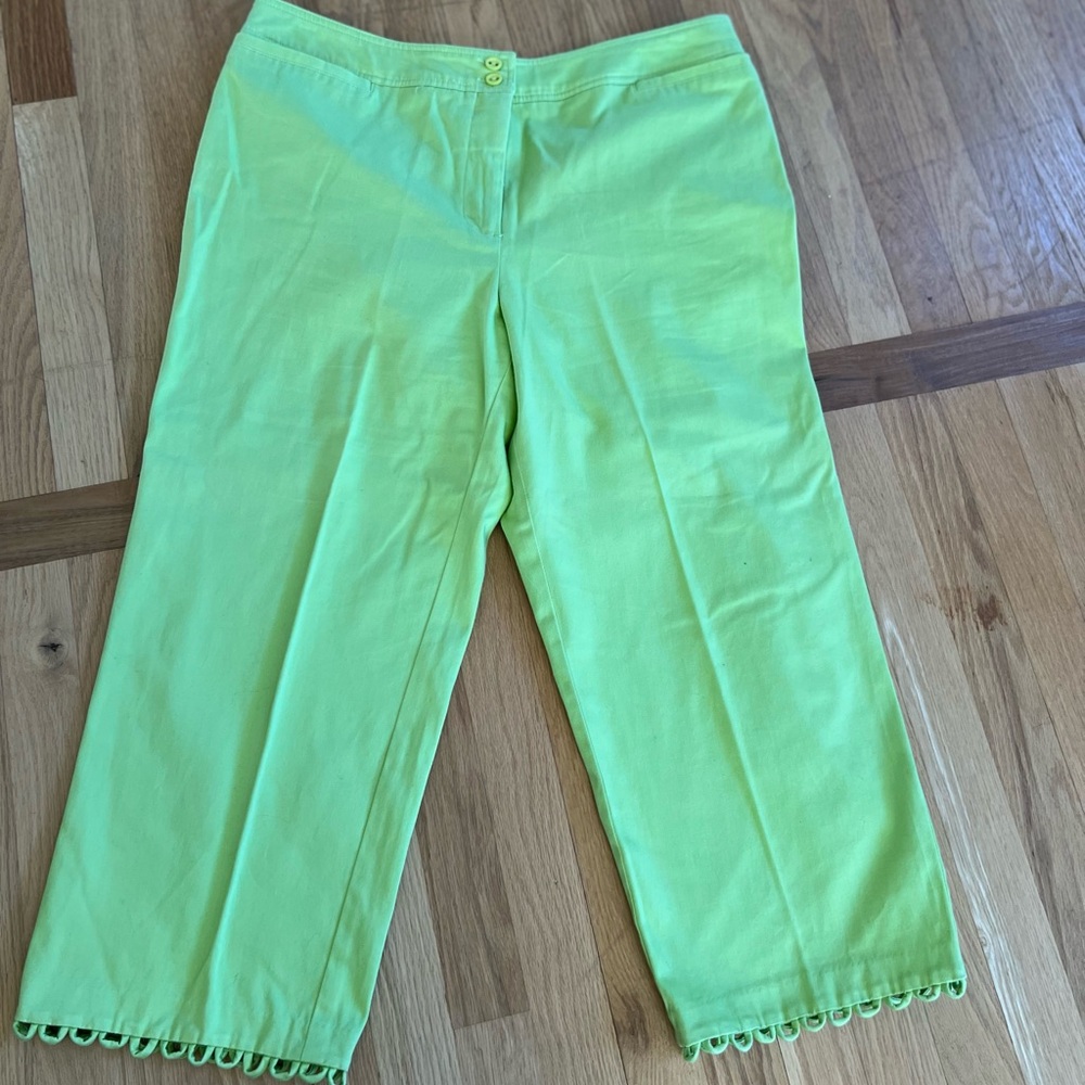 WOMENS Size 16 "Multiples" Lime Green Crop capris Apparel PANTS GUC ❤️